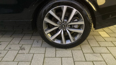 Land Rover Discovery 3.0 D350 Dynamic SE 5dr Auto Diesel Station Wagon